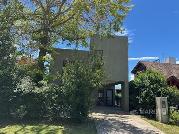 CASA EN VENTA EN COUNYTRY MASCHWITZ CLUB- MAROTO PROPIEDADES