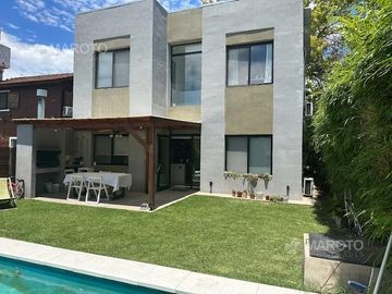 CASA EN VENTA EN COUNYTRY MASCHWITZ CLUB- MAROTO PROPIEDADES