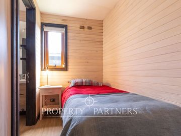 Espectacular Casa  con Vista y Acceso a Lago Panguipulli  en Exclusivo Condominio.
