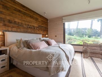Espectacular Casa  con Vista y Acceso a Lago Panguipulli  en Exclusivo Condominio.