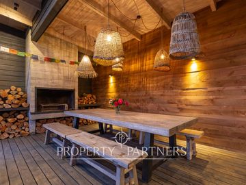 Espectacular Casa  con Vista y Acceso a Lago Panguipulli  en Exclusivo Condominio.