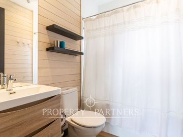 Espectacular Casa  con Vista y Acceso a Lago Panguipulli  en Exclusivo Condominio.