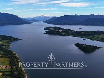 Espectacular Casa  con Vista y Acceso a Lago Panguipulli  en Exclusivo Condominio.