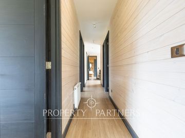 Espectacular Casa  con Vista y Acceso a Lago Panguipulli  en Exclusivo Condominio.