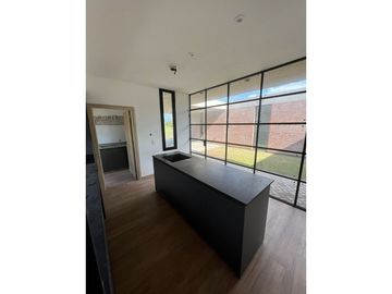 A estrenar en una planta, barrio privado