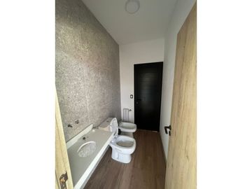 A estrenar en una planta, barrio privado