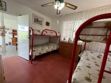 Casa en venta con doble terreno y espectacular vista al Lago