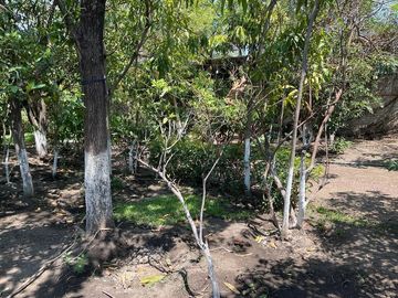 Casa en venta con doble terreno y espectacular vista al Lago