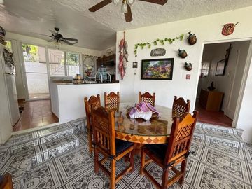Casa en venta con doble terreno y espectacular vista al Lago