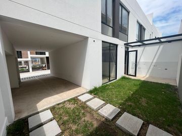 EPECTACULARES CASAS DE VENTA EN TUMBACO RUTA VIVA.