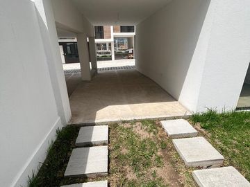 EPECTACULARES CASAS DE VENTA EN TUMBACO RUTA VIVA.