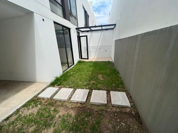 EPECTACULARES CASAS DE VENTA EN TUMBACO RUTA VIVA.