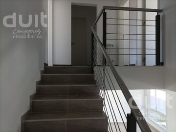 Casa en Venta 3 dormitorios y 3 baños en Housing - La Calandria