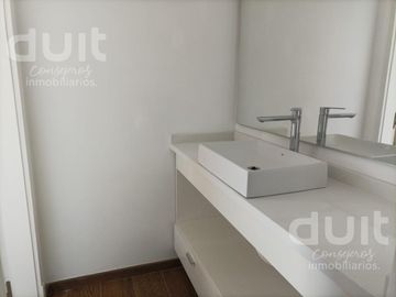 Casa en Venta 3 dormitorios y 3 baños en Housing - La Calandria