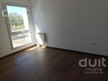 Casa en Venta 3 dormitorios y 3 baños en Housing - La Calandria