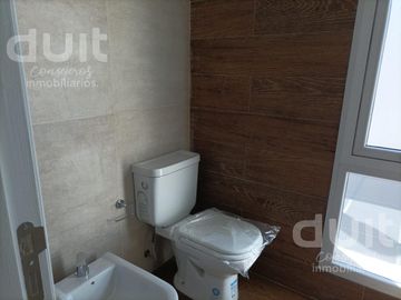 Casa en Venta 3 dormitorios y 3 baños en Housing - La Calandria