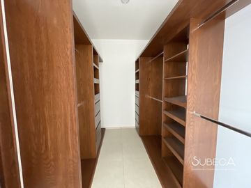 Casa en Venta en Fraccionamiento Privado, Sala de TV, 3 recámaras y Terraza