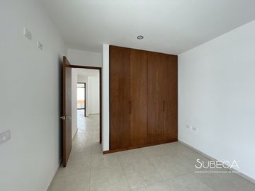 Casa en Venta en Fraccionamiento Privado, Sala de TV, 3 recámaras y Terraza