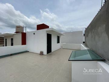 Casa en Venta en Fraccionamiento Privado, Sala de TV, 3 recámaras y Terraza