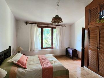 Venta de Casa en Briones,  Construcción 328 m2, TERRENO DE 16,665 m2