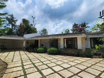 Venta de Casa en Briones,  Construcción 328 m2, TERRENO DE 16,665 m2