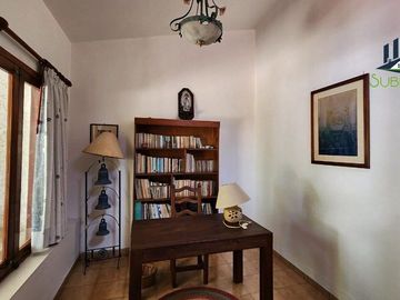 Venta de Casa en Briones,  Construcción 328 m2, TERRENO DE 16,665 m2