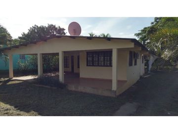 CASA 3 RECAMARAS CERCADA EN RIO GRANDE PENONOME