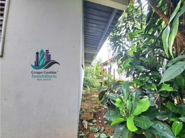 VENDO CASA CON 3000MTS2 HORCONCITOS