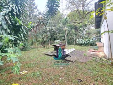 VENDO CASA CON 3000MTS2 HORCONCITOS