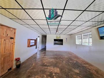 VENDO CASA CON 3000MTS2 HORCONCITOS