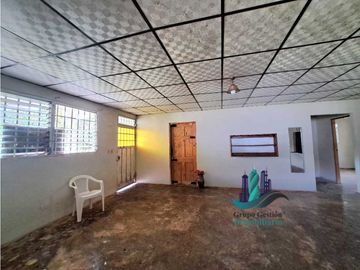 VENDO CASA CON 3000MTS2 HORCONCITOS