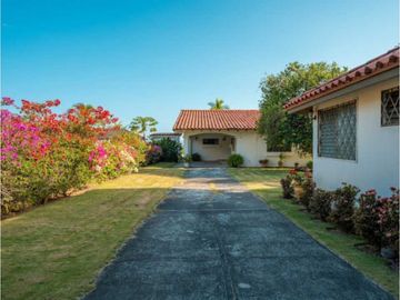 VENTA CASA DE PLAYA FRENTE AL MAR - PLAYA BLANCA FARALLON  1091m2