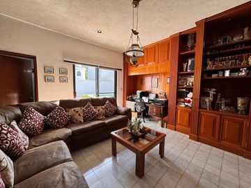 Casa Venta Mérida, 360m2, a 350m de Prol. Av Paseo de Montejo, Gonzalo Guerrero.