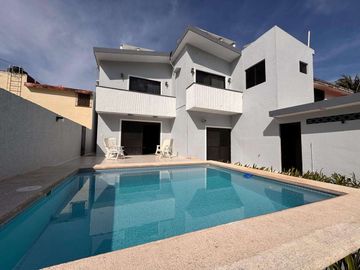 Casa Venta Mérida, 360m2, a 350m de Prol. Av Paseo de Montejo, Gonzalo Guerrero.
