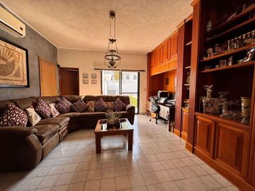 Casa Venta Mérida, 360m2, a 350m de Prol. Av Paseo de Montejo, Gonzalo Guerrero.