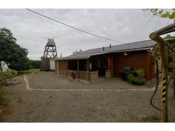 Venta parcela 6,2 hectáreas con 2 casas en Olmué