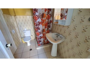 Venta casa 5D 3B con estacionamiento en centro de Los Andes