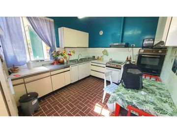 Venta casa 5D 3B con estacionamiento en centro de Los Andes