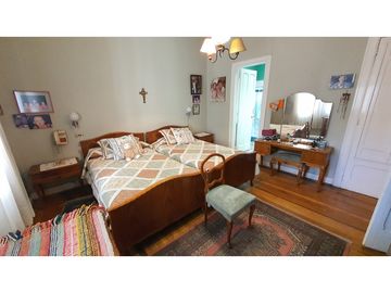 Venta casa 5D 3B con estacionamiento en centro de Los Andes