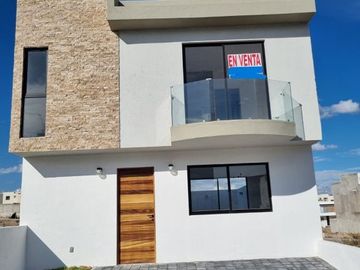 CASA NUEVA EN COTO MONACO CAPITAL SUR