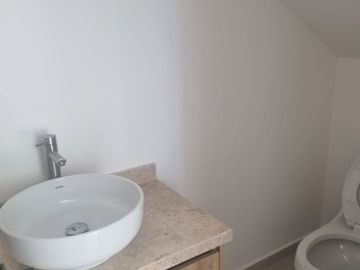 CASA NUEVA EN COTO MONACO CAPITAL SUR