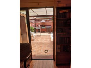 HERMOSA CASA EN ÑUÑOA , EXCELENTE BARRIO