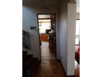 HERMOSA CASA EN ÑUÑOA , EXCELENTE BARRIO