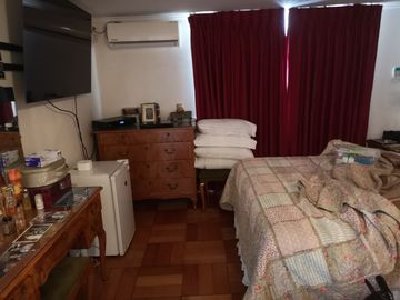 HERMOSA CASA EN ÑUÑOA , EXCELENTE BARRIO