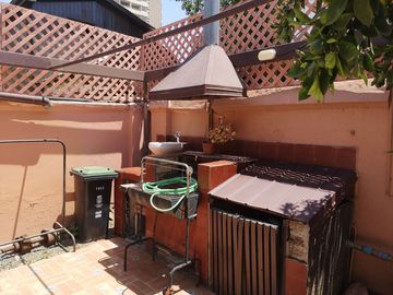 HERMOSA CASA EN ÑUÑOA , EXCELENTE BARRIO