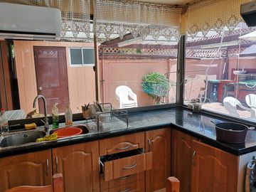 HERMOSA CASA EN ÑUÑOA , EXCELENTE BARRIO