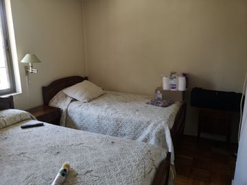 HERMOSA CASA EN ÑUÑOA , EXCELENTE BARRIO
