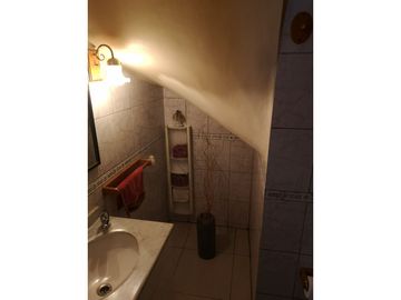 HERMOSA CASA EN ÑUÑOA , EXCELENTE BARRIO