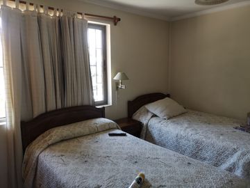 HERMOSA CASA EN ÑUÑOA , EXCELENTE BARRIO