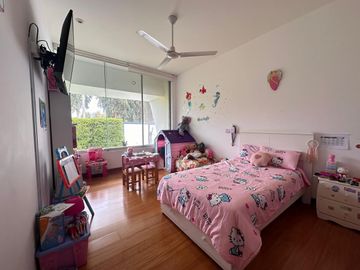 VENTA DE CASA MODERNA Y LUJOSA CON PISCINA EN LURIN